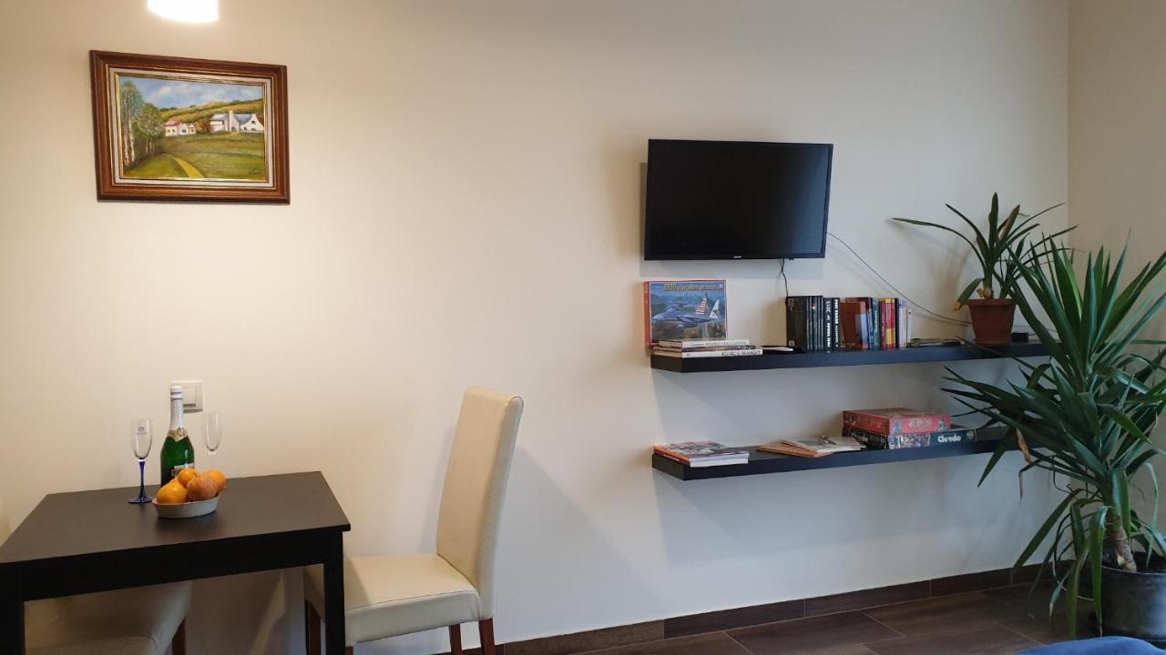 Buzavirag Apartmanhaz Balatonakali Eksteriør billede