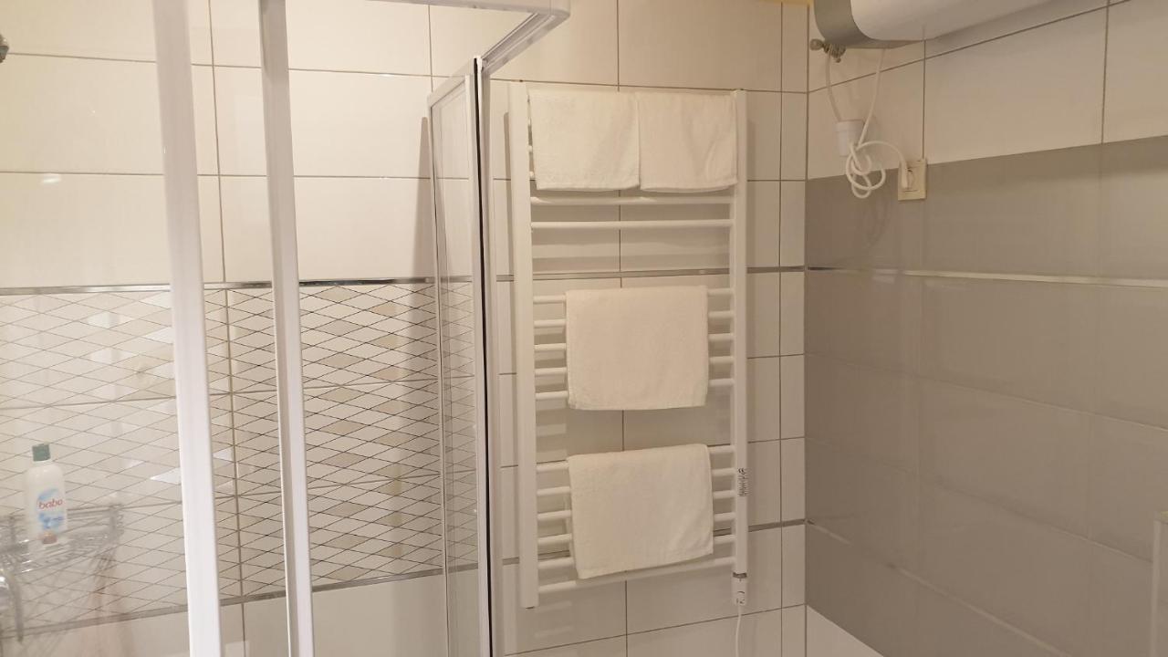 Buzavirag Apartmanhaz Balatonakali Eksteriør billede